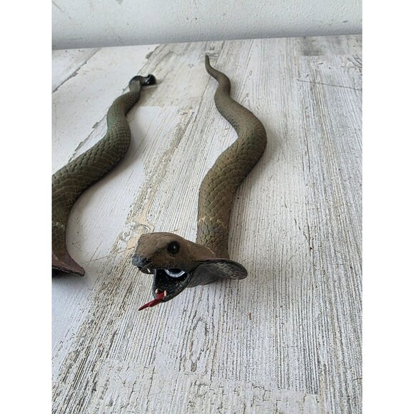 Vintage rubber cobra snake Halloween prop reptile - Picture 5 of 11